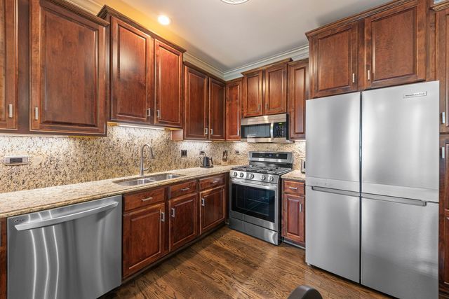11S471 Rachael Court, Willowbrook, IL 60527