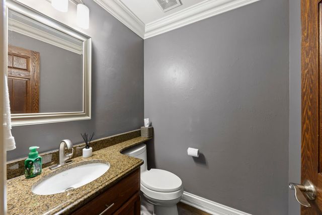11S471 Rachael Court, Willowbrook, IL 60527