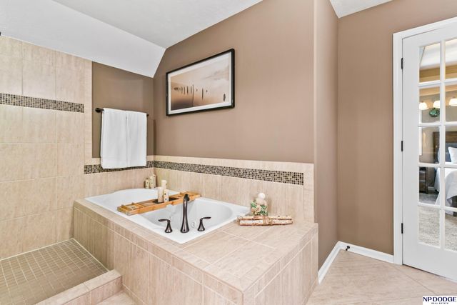 1504 S 210 Street, Omaha, NE 68022