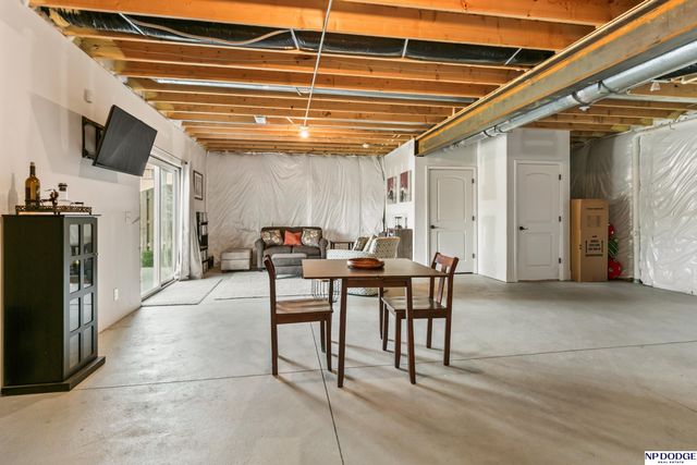 1504 S 210 Street, Omaha, NE 68022