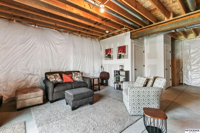1504 S 210 Street, Omaha, NE 68022