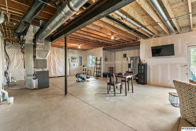 1504 S 210 Street, Omaha, NE 68022