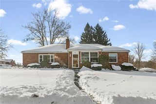 738 Addis, New Castle, PA 16101