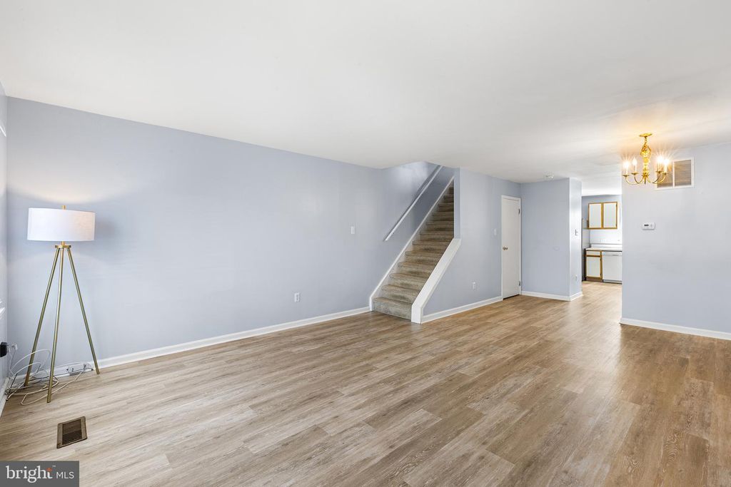 250 LAURISTON ST #B, PHILADELPHIA, PA 19128 — photo 5