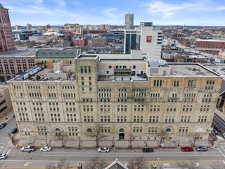 270 E Highland AVENUE #1043, Milwaukee, WI 53202