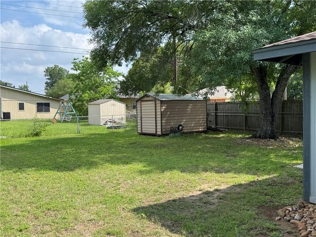2405 Waterwood Lane, Bryan, TX 77803