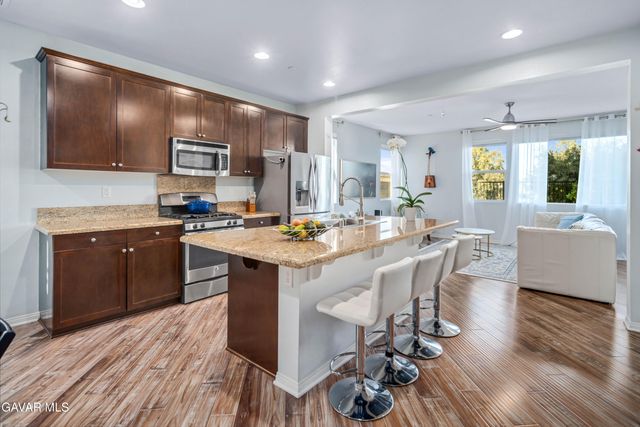 19849 Via Ott, Santa Clarita, CA 91321