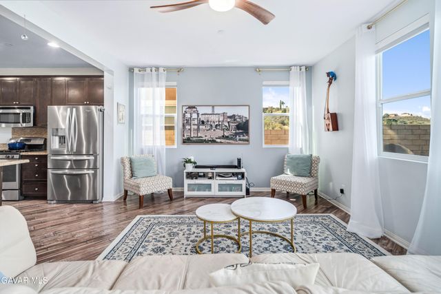 19849 Via Ott, Santa Clarita, CA 91321