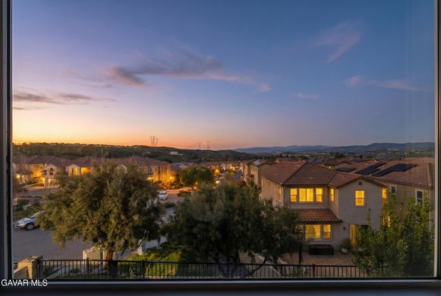 19849 Via Ott, Santa Clarita, CA 91321