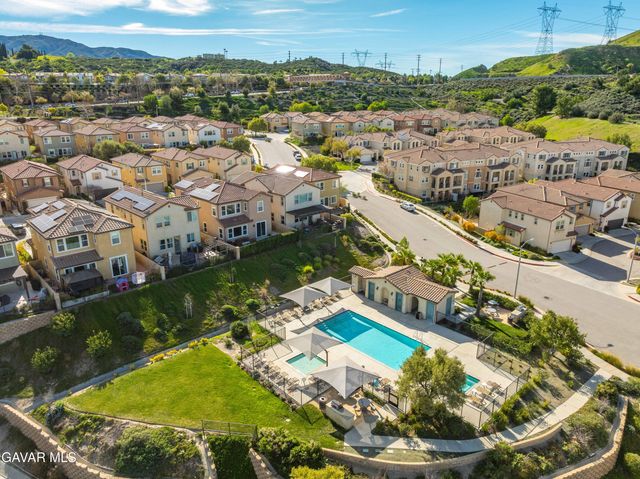 19849 Via Ott, Santa Clarita, CA 91321