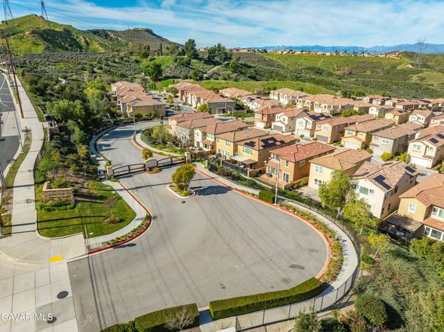 19849 Via Ott, Santa Clarita, CA 91321