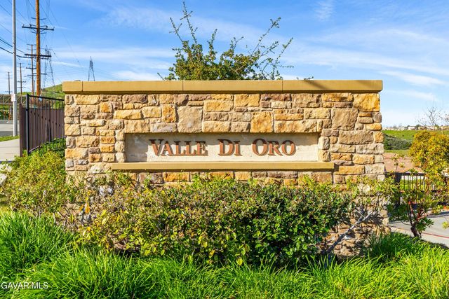 19849 Via Ott, Santa Clarita, CA 91321