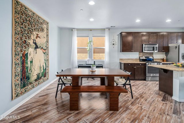 19849 Via Ott, Santa Clarita, CA 91321