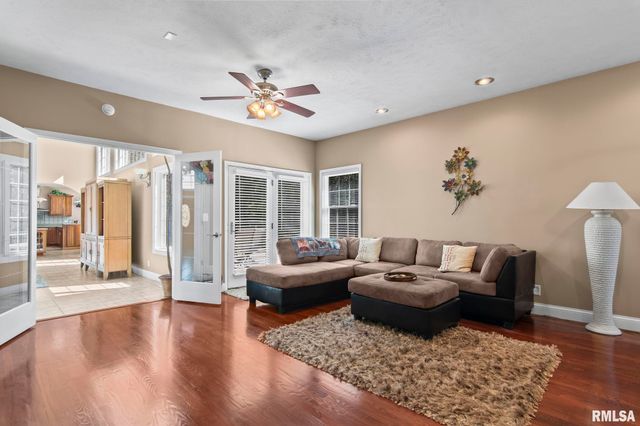 13599 WOODLAND Drive, Athens, IL 62613