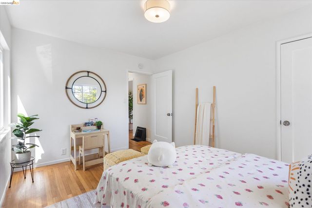 4436 Hyacinth Ave, Oakland, CA 94619