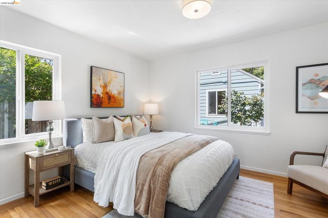 4436 Hyacinth Ave, Oakland, CA 94619