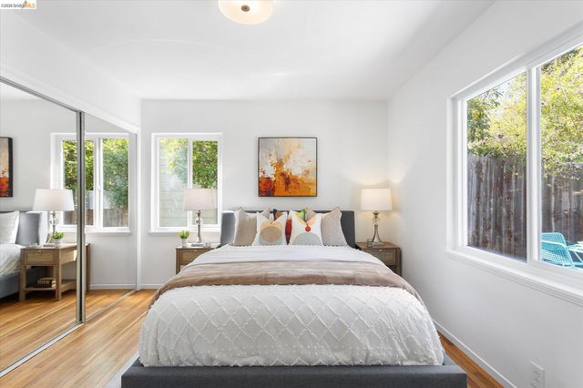 4436 Hyacinth Ave, Oakland, CA 94619