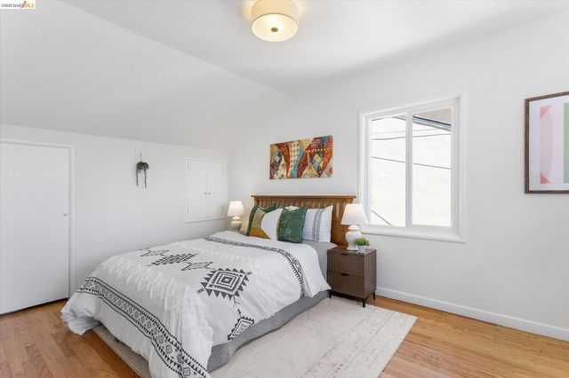 4436 Hyacinth Ave, Oakland, CA 94619