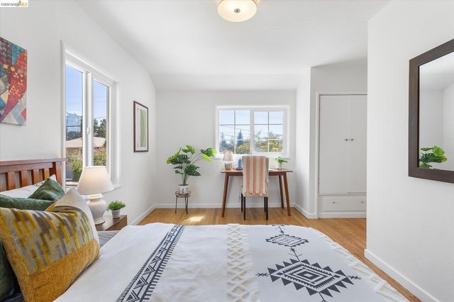 4436 Hyacinth Ave, Oakland, CA 94619