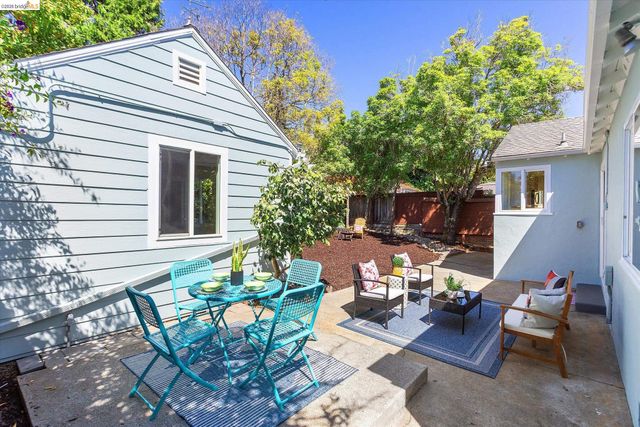 4436 Hyacinth Ave, Oakland, CA 94619