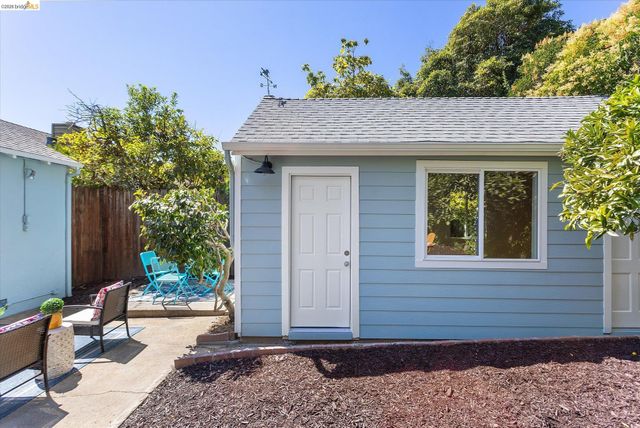 4436 Hyacinth Ave, Oakland, CA 94619