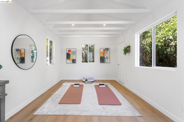 4436 Hyacinth Ave, Oakland, CA 94619