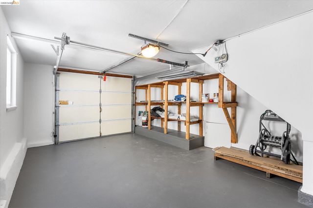 4436 Hyacinth Ave, Oakland, CA 94619