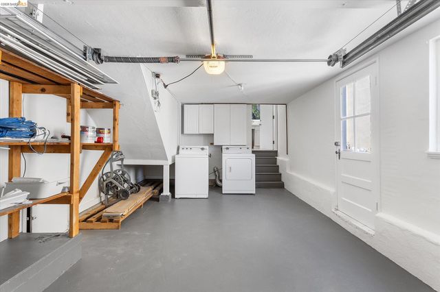 4436 Hyacinth Ave, Oakland, CA 94619