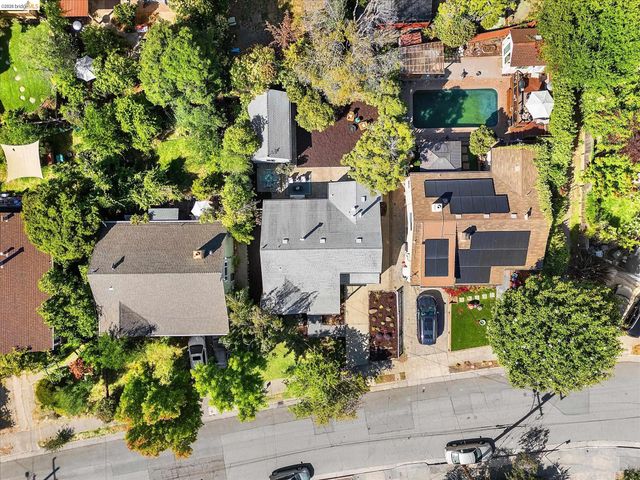 4436 Hyacinth Ave, Oakland, CA 94619