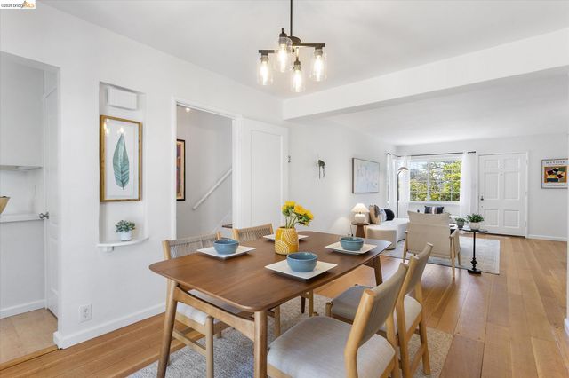4436 Hyacinth Ave, Oakland, CA 94619
