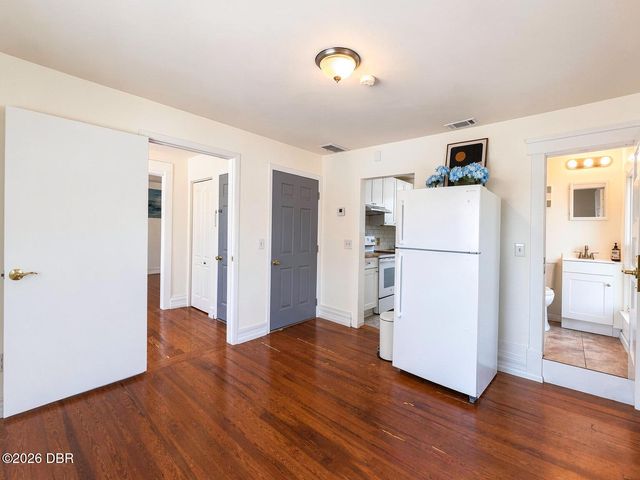 431 N Grandview Avenue C, Daytona Beach, FL 32118