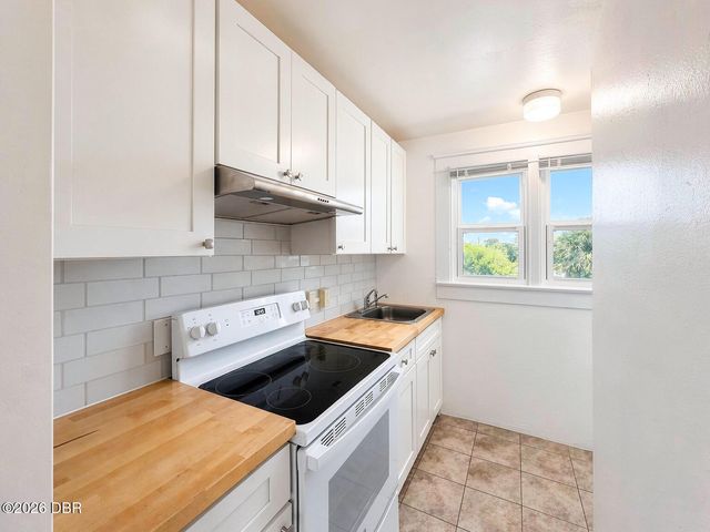 431 N Grandview Avenue C, Daytona Beach, FL 32118