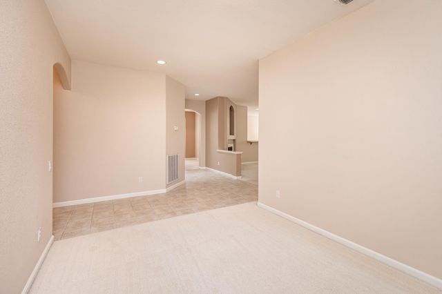 3915 Coldwater Dr, Rocklin, CA 95765