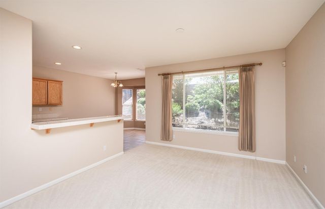 3915 Coldwater Dr, Rocklin, CA 95765