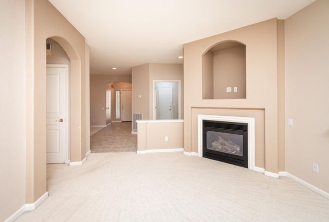 3915 Coldwater Dr, Rocklin, CA 95765