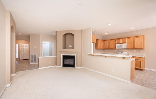 3915 Coldwater Dr, Rocklin, CA 95765