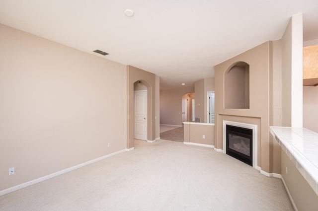3915 Coldwater Dr, Rocklin, CA 95765