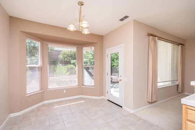 3915 Coldwater Dr, Rocklin, CA 95765