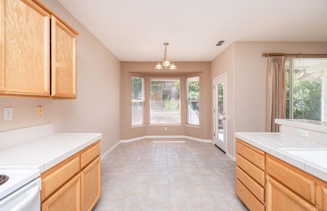 3915 Coldwater Dr, Rocklin, CA 95765