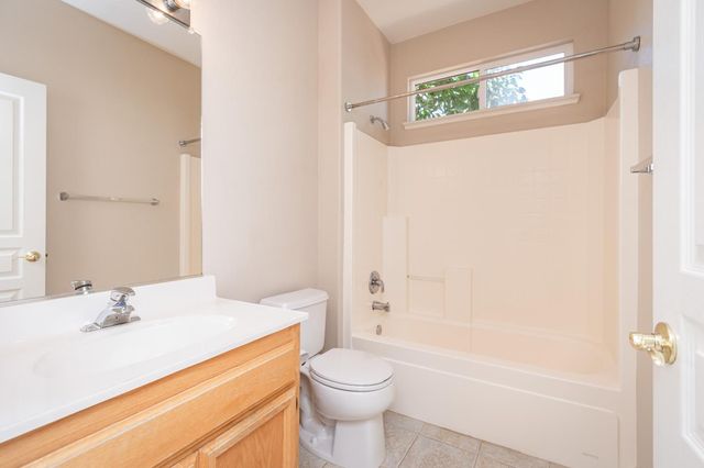 3915 Coldwater Dr, Rocklin, CA 95765