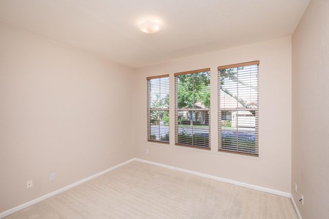 3915 Coldwater Dr, Rocklin, CA 95765