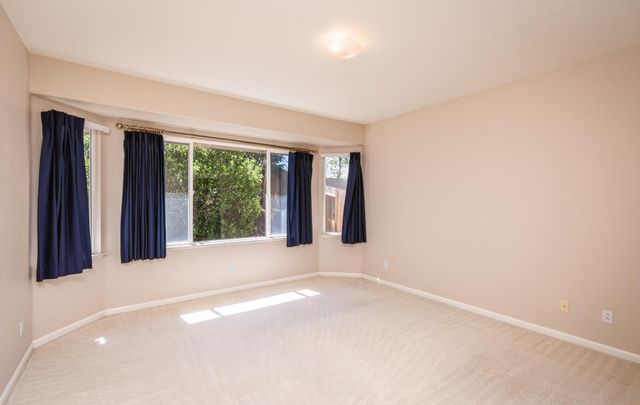 3915 Coldwater Dr, Rocklin, CA 95765
