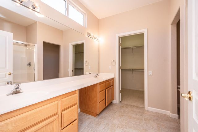 3915 Coldwater Dr, Rocklin, CA 95765