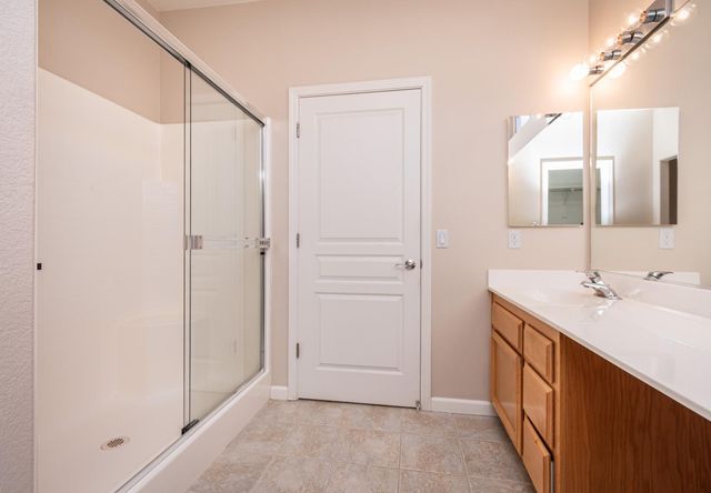 3915 Coldwater Dr, Rocklin, CA 95765