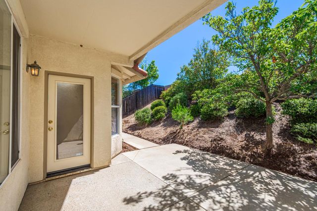 3915 Coldwater Dr, Rocklin, CA 95765