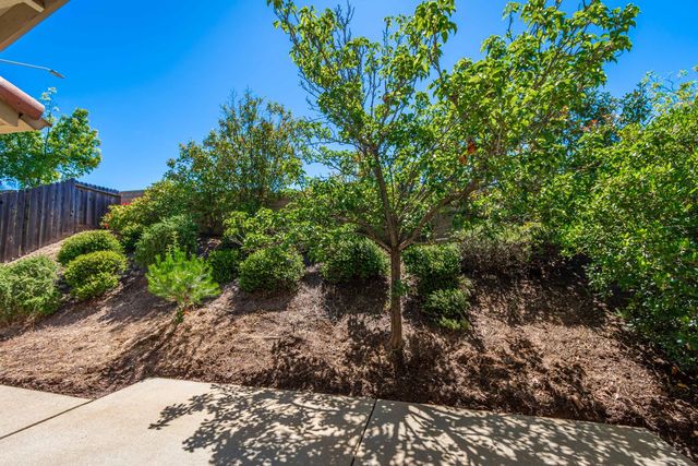 3915 Coldwater Dr, Rocklin, CA 95765