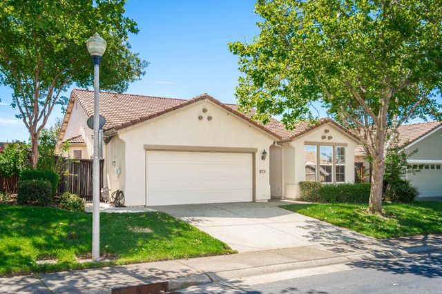 3915 Coldwater Dr, Rocklin, CA 95765