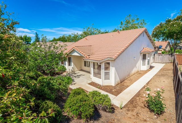 3915 Coldwater Dr, Rocklin, CA 95765