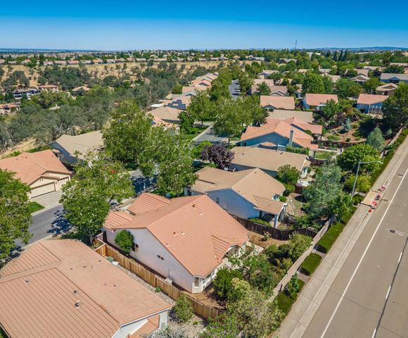 3915 Coldwater Dr, Rocklin, CA 95765