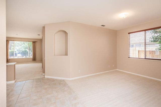 3915 Coldwater Dr, Rocklin, CA 95765